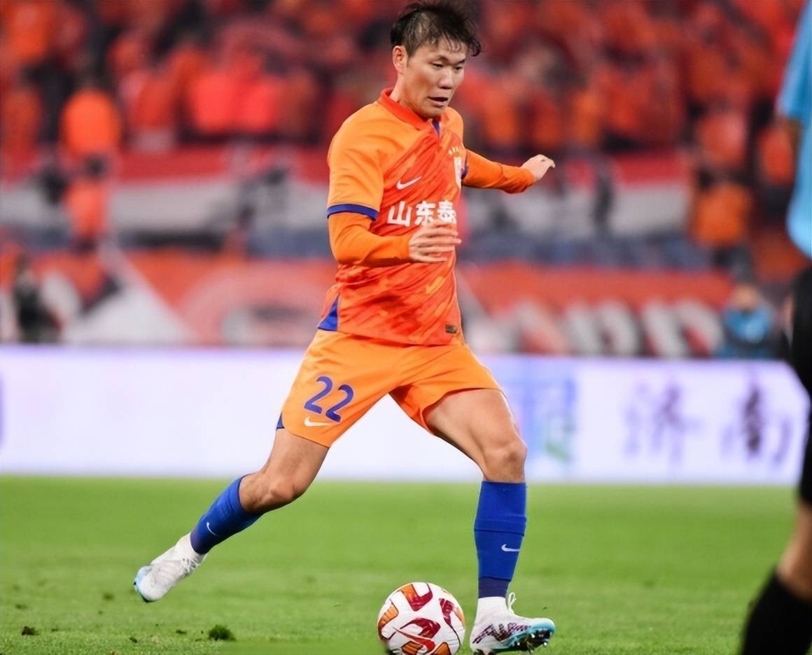 喜讯！两大德甲名帅首次联手举荐运作山东主力国脚后腰留洋德国，已承诺给他顶薪主力位置